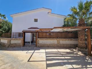Great sea front villa with a private beach, pool 6 rooms - 1