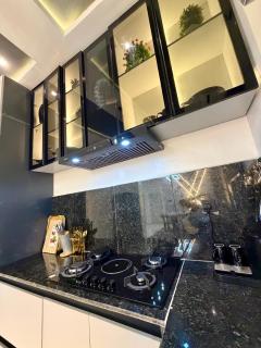 The Regent Suites Luxury 2BR Apartment - 9