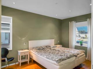 Stylish villa with guest cottage near the sea - 6