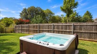 Elite 4BR 2BA Holiday Home with Hot Tub, Pool, and BBQ - 7