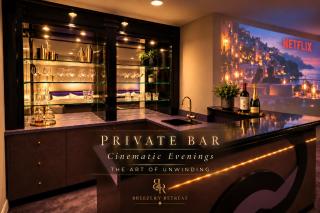 Breezery Retreat - 8 Min to Airport - Indoor Pool Sauna Wellness Billiards Sports Court - 3