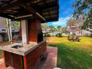 Casa toda climatizada com 2 suítes, gourmet privativo e internet 300MBPS no Residencial Monte das Oliveiras em Arraial D'Ajuda , condomínio com piscinas, sauna e portaria 24hrs. - 5