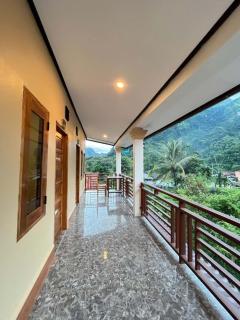 Alounthong Guesthouse - 9