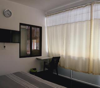 Metro Connected Homestay with Parkview - 3