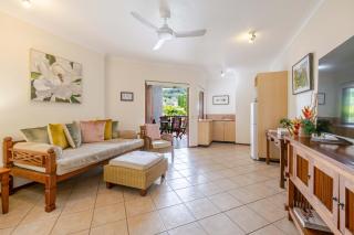 Poolside Villa - Hibiscus 40b - 1