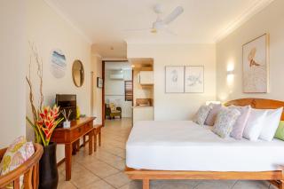 Poolside Villa - Hibiscus 40a - 1