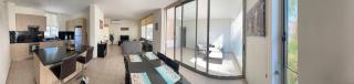 Charming City Centre Apt w Pool - City Flats 303 - 9