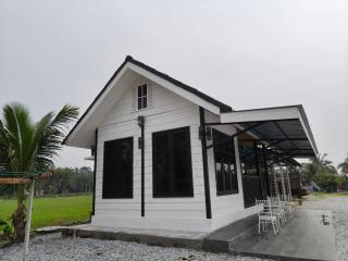 Amzi Cottage - 0