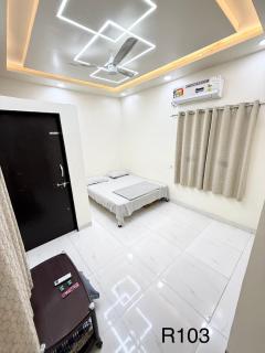 Vatavriksha Guest House, Akkalkot - 2