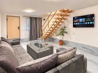Garden EVN Family Apartment 5 Min from Airport - 8