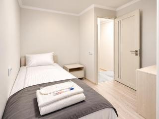 Garden EVN Family Apartment 5 Min from Airport - 2