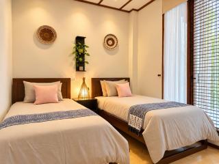 Villa Rumah Oma 6 Bedrooms - Karaoke - BBQ - Kids Playground - 1