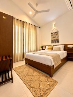 Lush Lavish Luxe 2BHK Pool Gym Candolim - 4