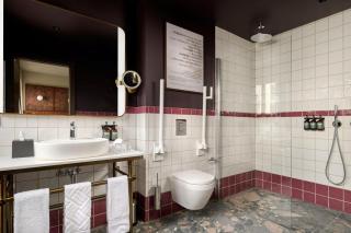 Skald Akureyri, Curio Collection By Hilton - 6