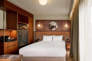 Skald Akureyri, Curio Collection By Hilton - 3