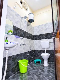 Hotel Pramod Residency - 8