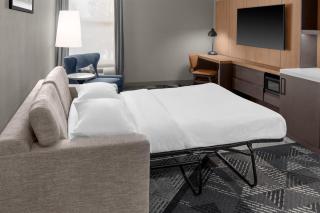 DoubleTree by Hilton Dayton Fairborn - 9