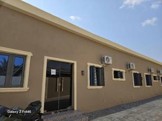 Dee's Da Royale Hospitality Ltd - 8