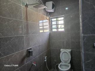 Dee's Da Royale Hospitality Ltd - 6