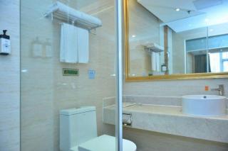 Vienna Hotel Shenzhen Bao'an Airport Taoyuanju Pingluanshan Metro Station - 2