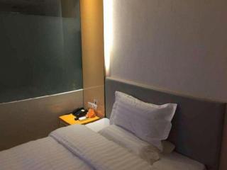 7 Days Inn Harbin West Railway Station - 1