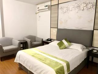GreenTree Inn Taicang Baolong Square Hotel - 6