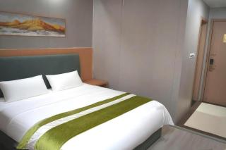 GreenTree Inn Taicang Baolong Square Hotel - 2