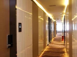 Lavande Hotel Wuhan Huanghelou Branch - 1