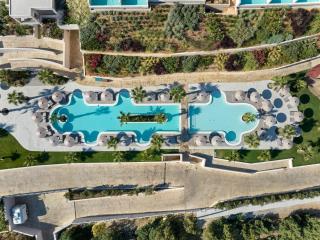 Oros Luxury Beach Resort - 9
