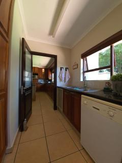 OR Tambo Airport Mansion ,Self Catering Holiday Home - 8