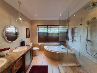 OR Tambo Airport Mansion ,Self Catering Holiday Home - 2