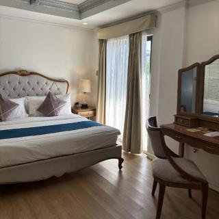 Queen Margarette Hotel - 3