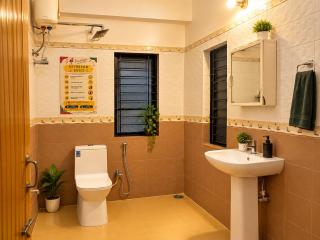 Roamigos Travellers Hostel - 6