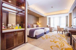 Sky World Hotel Qingdao - 2