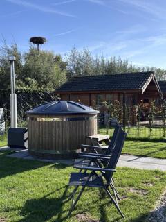 Cube 97 I 4 persoons chalet met hottub - 1