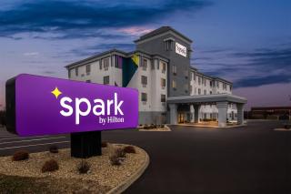 Spark by Hilton Cincinnati Fairfield - 8