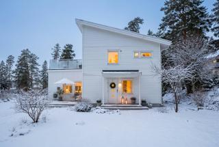 Renovated Swedish Villa Lake Views Beach Access - 6