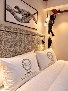 The Golden Noir Studio by APOLO - 6