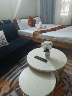 Luxe tavern homes - 7