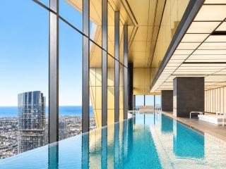Skyline Suites - Scenic Views, King Bed, Level 39 - 6