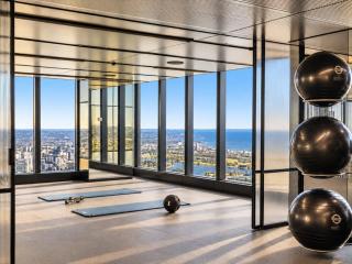 Skyline Suites - Scenic Views, King Bed, Level 39 - 2