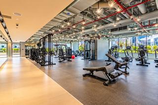 Vogue Vacation Homes, Downtown Mag 318 near Burj Khalifa and Dubai Mall, Studio Apartment with Balcony, Canal and City Skyline View, Access to all Amenities - 6