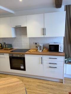 Hair BnB central Alcester- off site free parking - 7