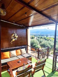 Cozy House with Amazing View and Unique Outdoor! - 3