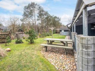 8 person holiday home in Ringkøbing - 1