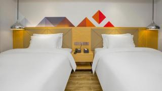 Borrman Hotel Zhuhai Gongbei Port Fuhuali Light Rail - 2