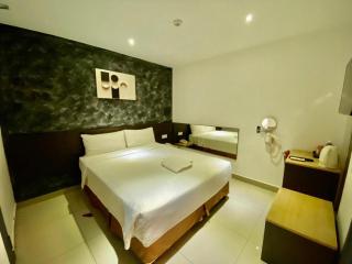 Jin Hotel - 1
