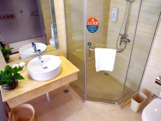 GreenTree Inn Jiangsu Nantong Qidong Bus Station Express Hotel - 7