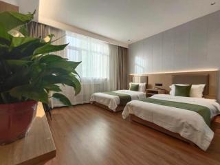 GreenTree Inn Shanxi Jinzhong JieXiu Railway Station Express Hotel - 1