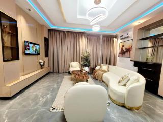 Luxury Bliss Apartment - 5